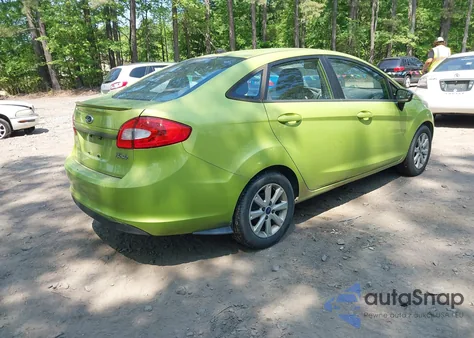 2013 Ford Fiesta Se z USA, uszkodzony, nr VIN 3FADP4BJ0DM136552